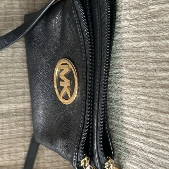 Michael Kors 8 x 6 black triple pouched snap closure Crossbody bag - Picture 3 of 12